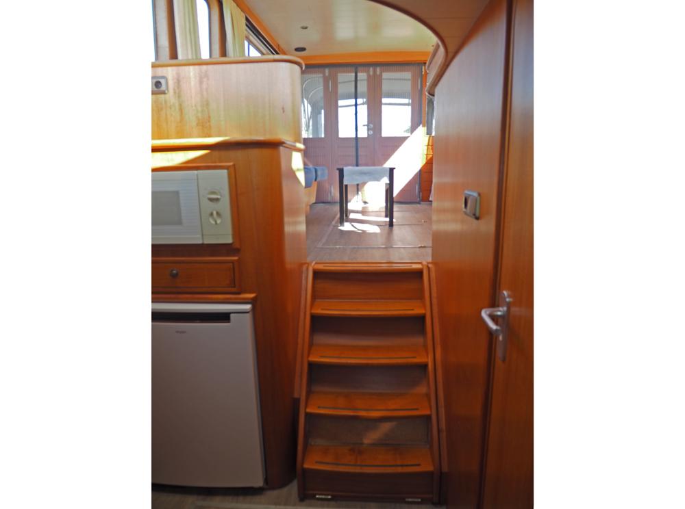 Cabin en avant, H&eacute;bergements